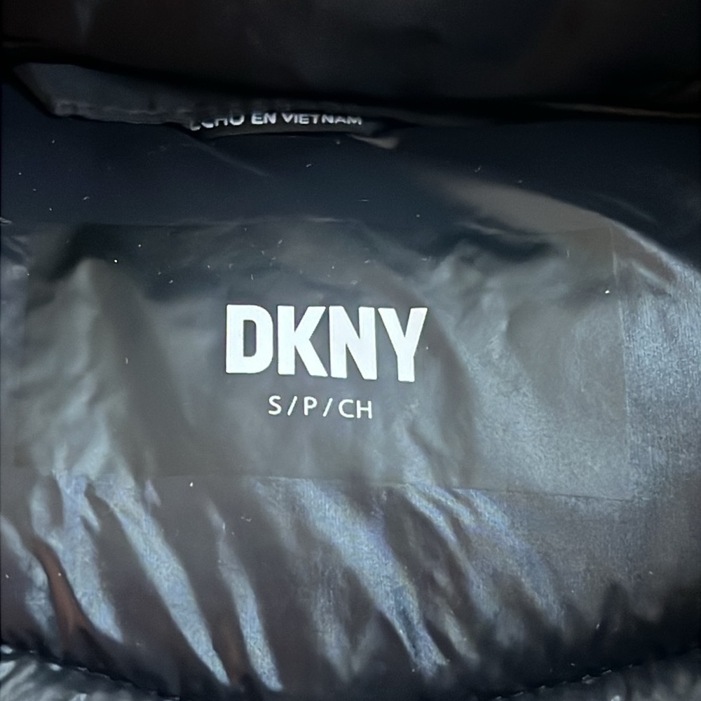 DKNY puffer coat - Picture 9 of 12